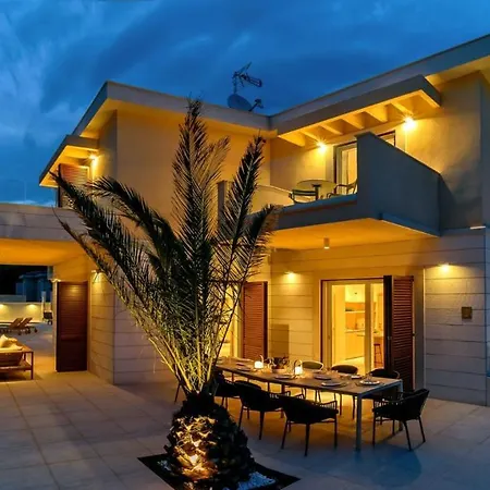 ヴィラ Luxury Hvar Deluxe Palace 2 With Pool At The