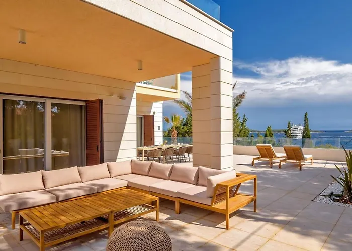 Villa Luxury Hvar Deluxe Palace 2 With Pool At The *