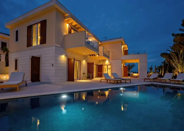 Luxury Hvar Deluxe Palace 2 With Pool At The Villa *