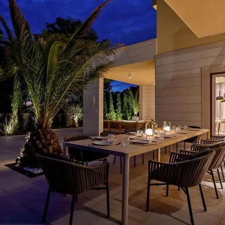 Luxury Hvar Deluxe Palace 2 With Pool At The וילה