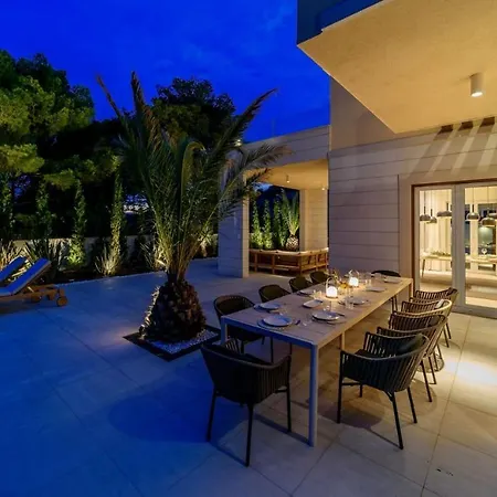 Luxury Hvar Deluxe Palace 2 With Pool At The חוואר