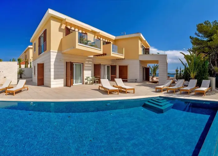 Villa Luxury Hvar Deluxe Palace 2 With Pool At The Hvar Town