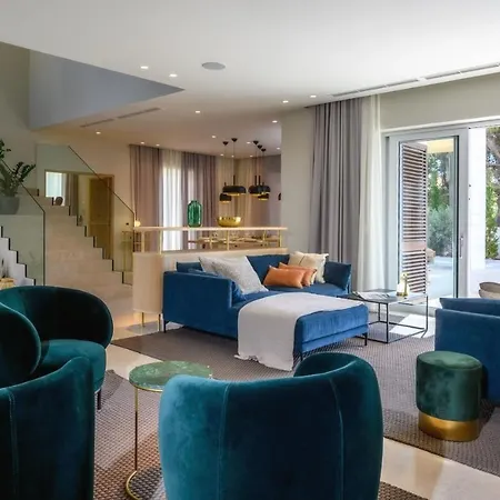 Luxury Hvar Deluxe Palace 2 With Pool At The 别墅 *