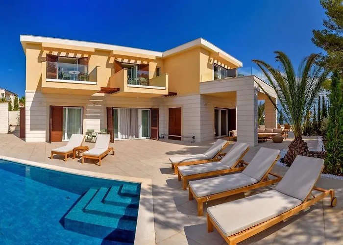 Villa Luxury Hvar Deluxe Palace 2 With Pool At The Hvar Town